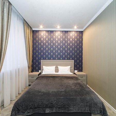 L.O.Y Family Hotel Dnipro Esterno foto